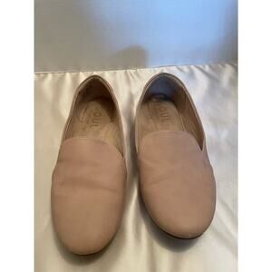 Soul Women’s Naturalizer Slip on Dress shoe size 8.5 color:  tan